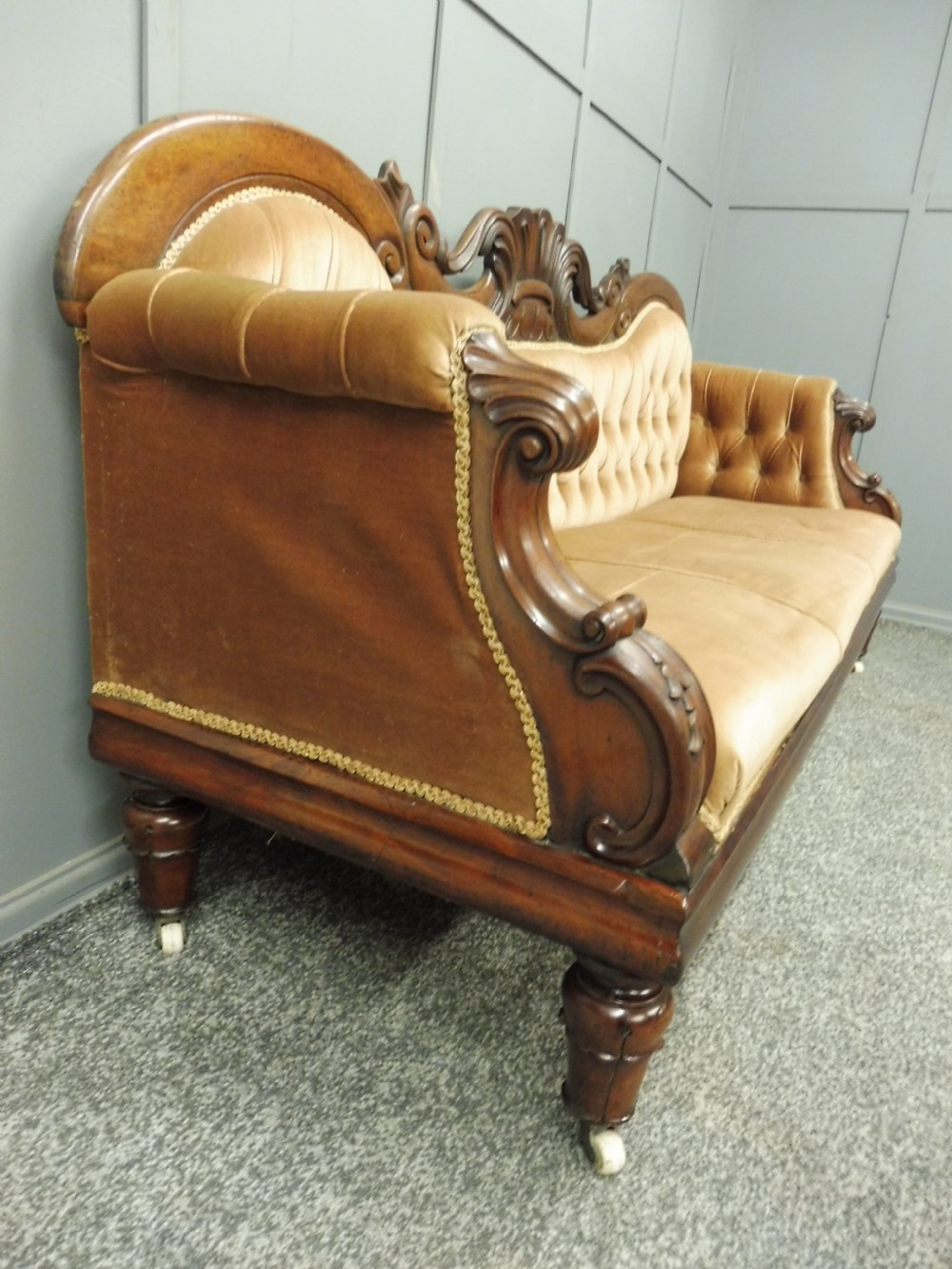 VERY IMPRESSIVE EARLY 19TH CENTURY SOFA View VI