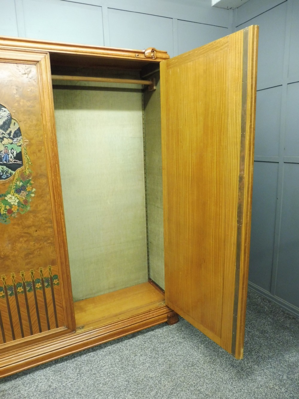 ANTIQUE AUSTRIAN WARDROBE View X