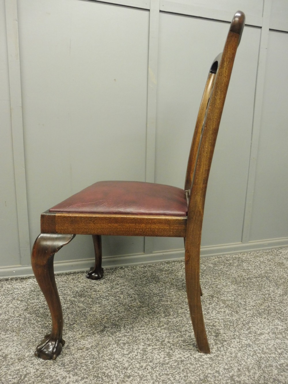 EDWARDIAN MAHOGANY TABLE AND CHAIRS View XVIII