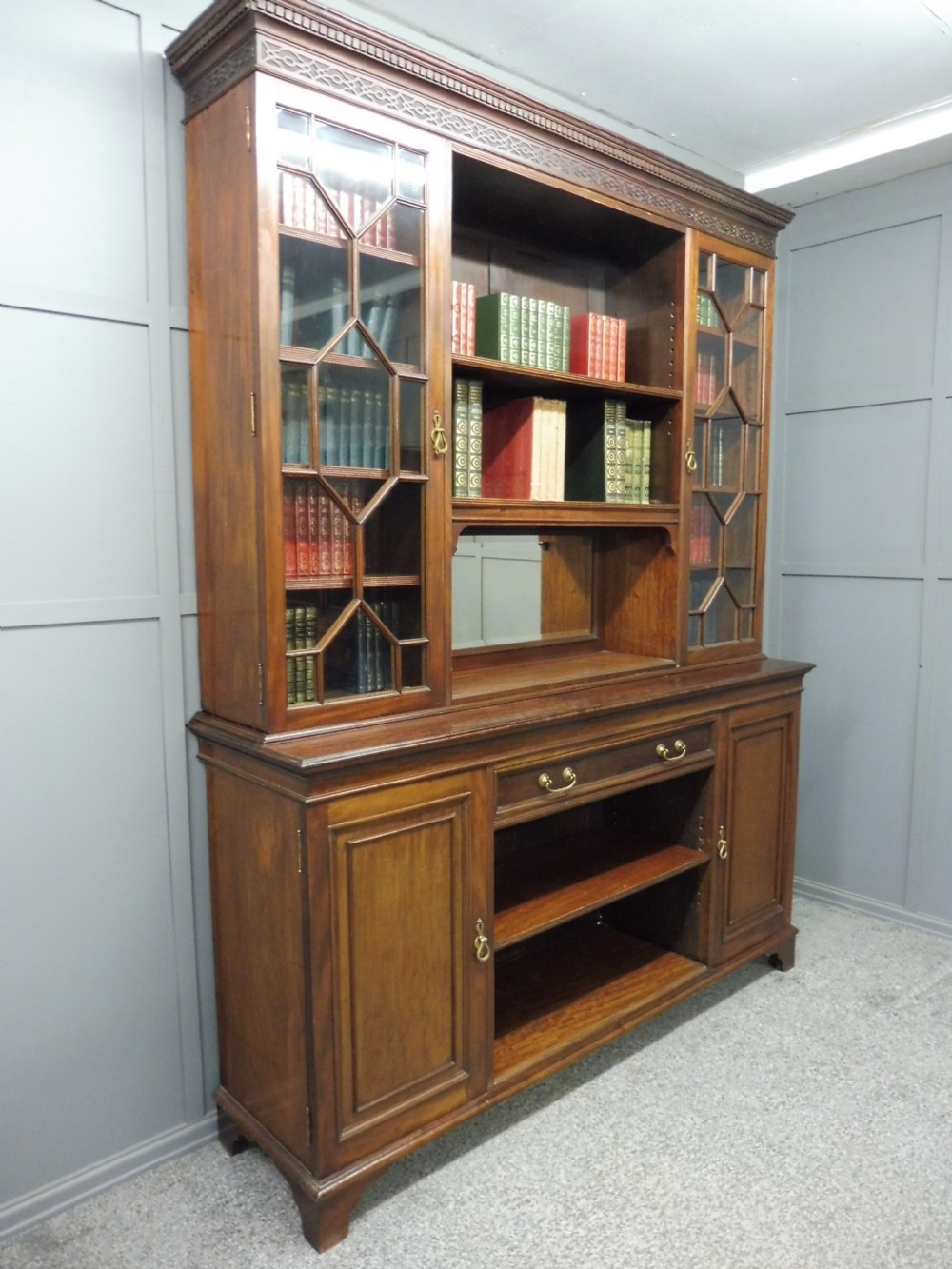 LARGE EDWARDIAN MAHOGANY LIBRARY BOOKCASE View II