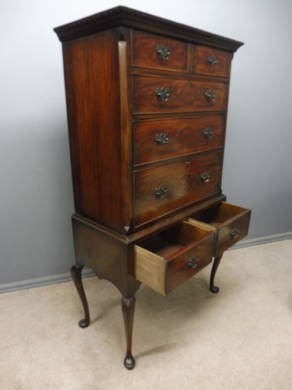EDWARDIAN MAHOGANY SECRETAIRE CHEST View IX