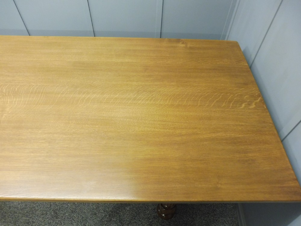 LARGE OAK DINING TABLE AND 8 CHAIRS View XIV