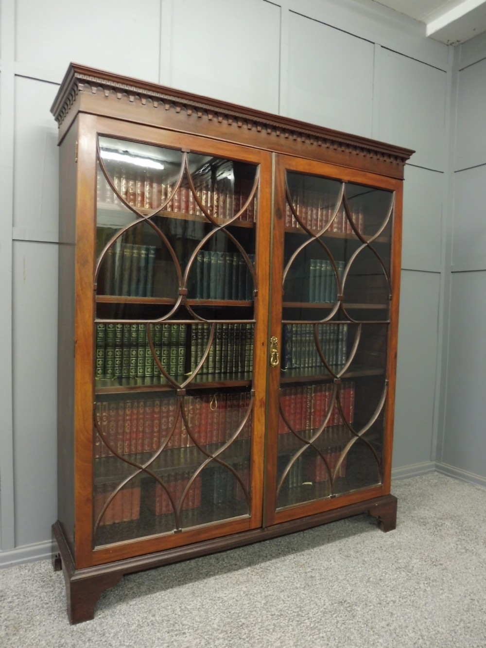 LARGE 19TH CENTURY MAHOGANY BOOKCASE