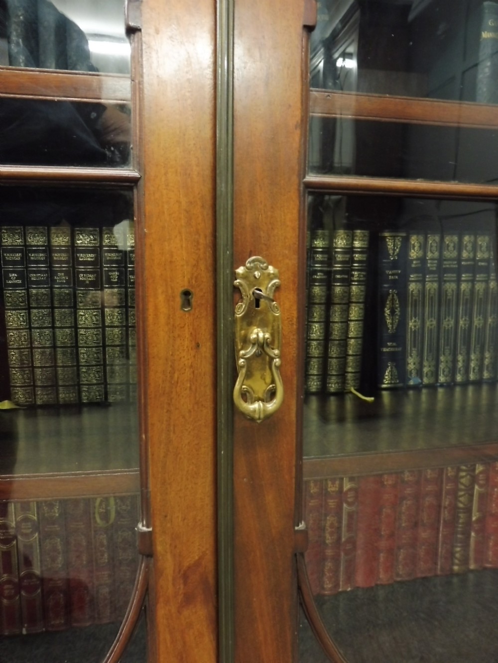 LARGE 19TH CENTURY MAHOGANY BOOKCASE View VII
