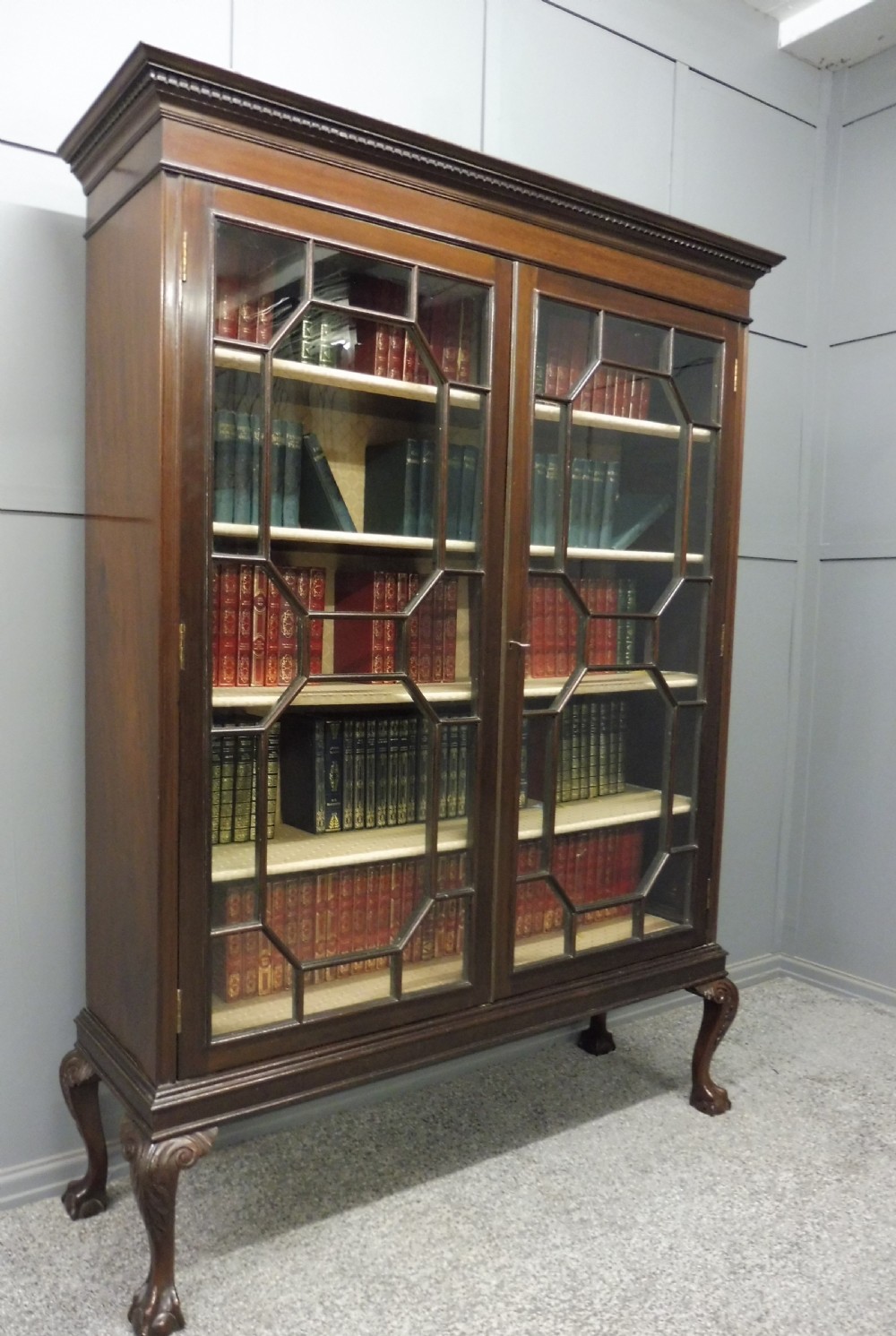 EXCELLENT 19TH CENTURY BOOKCASE View II