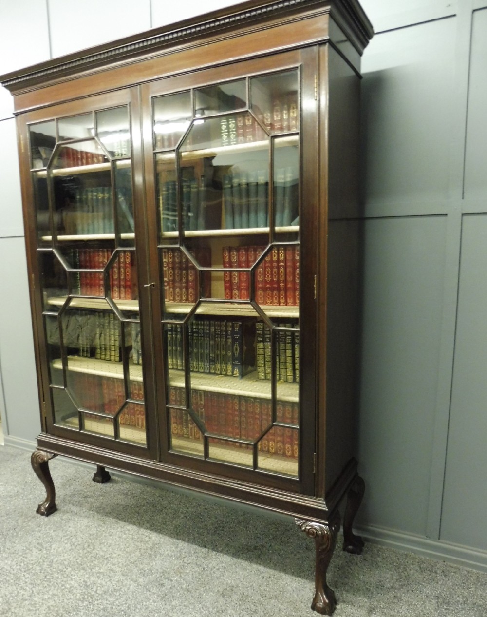 EXCELLENT 19TH CENTURY BOOKCASE View V