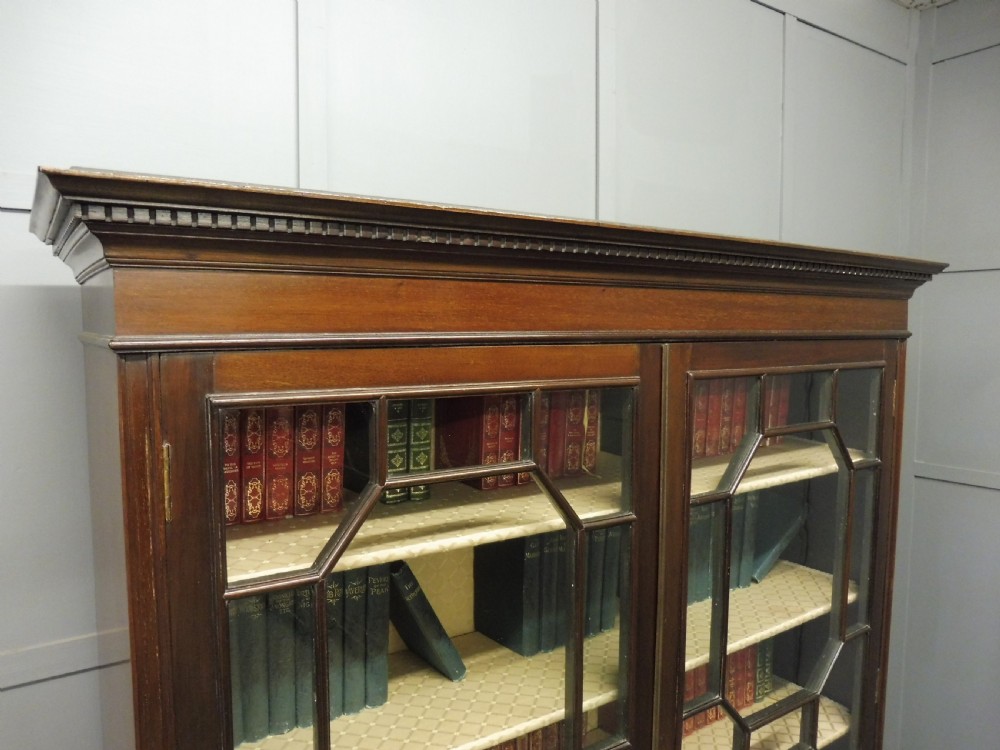 EXCELLENT 19TH CENTURY BOOKCASE View VI