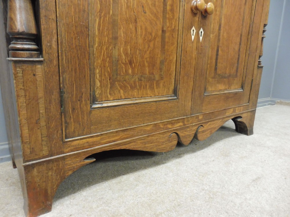 VICTORIAN COUNTRY HOUSE BOOKCASE View XII