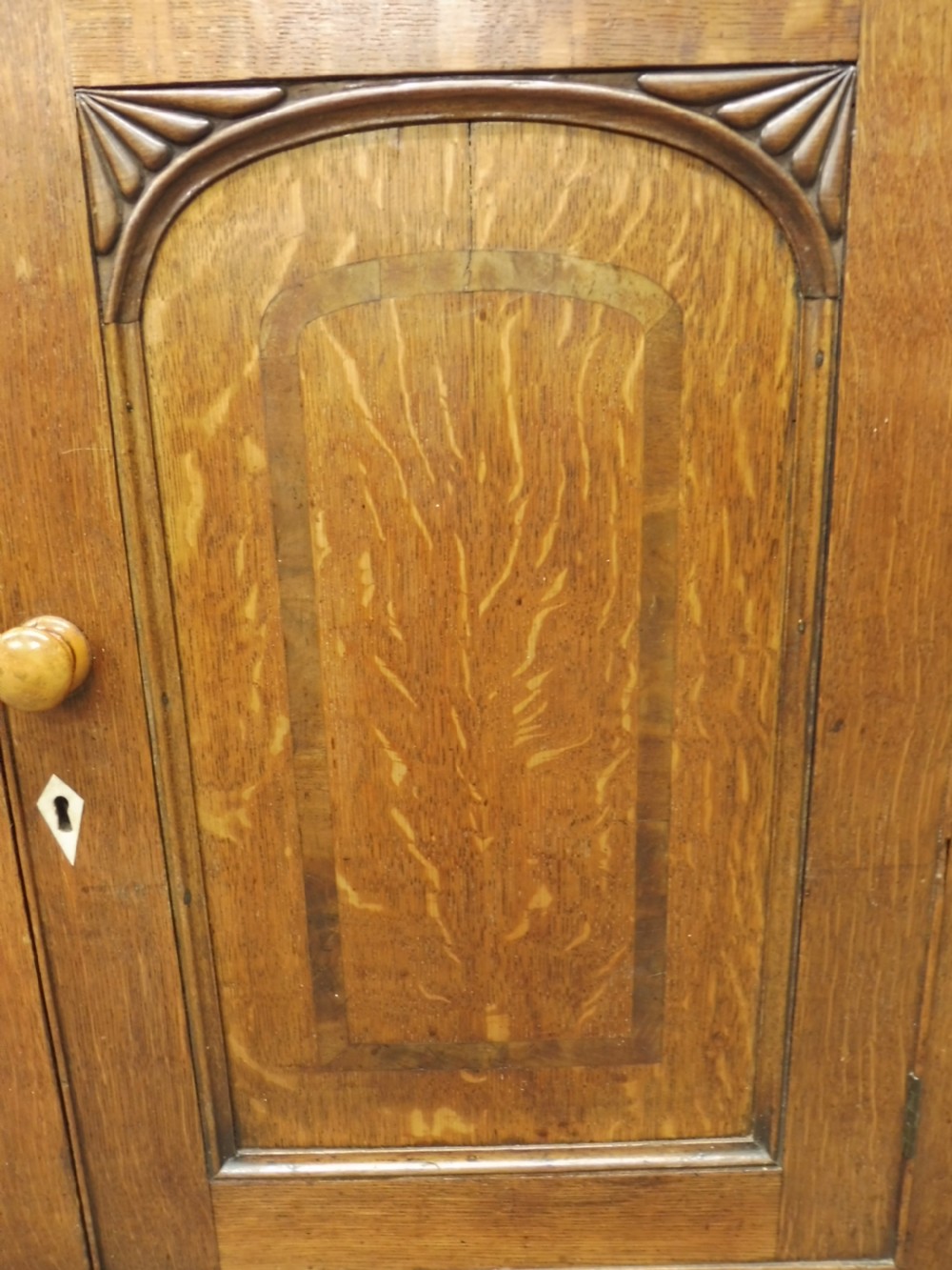 VICTORIAN COUNTRY HOUSE BOOKCASE View XVII