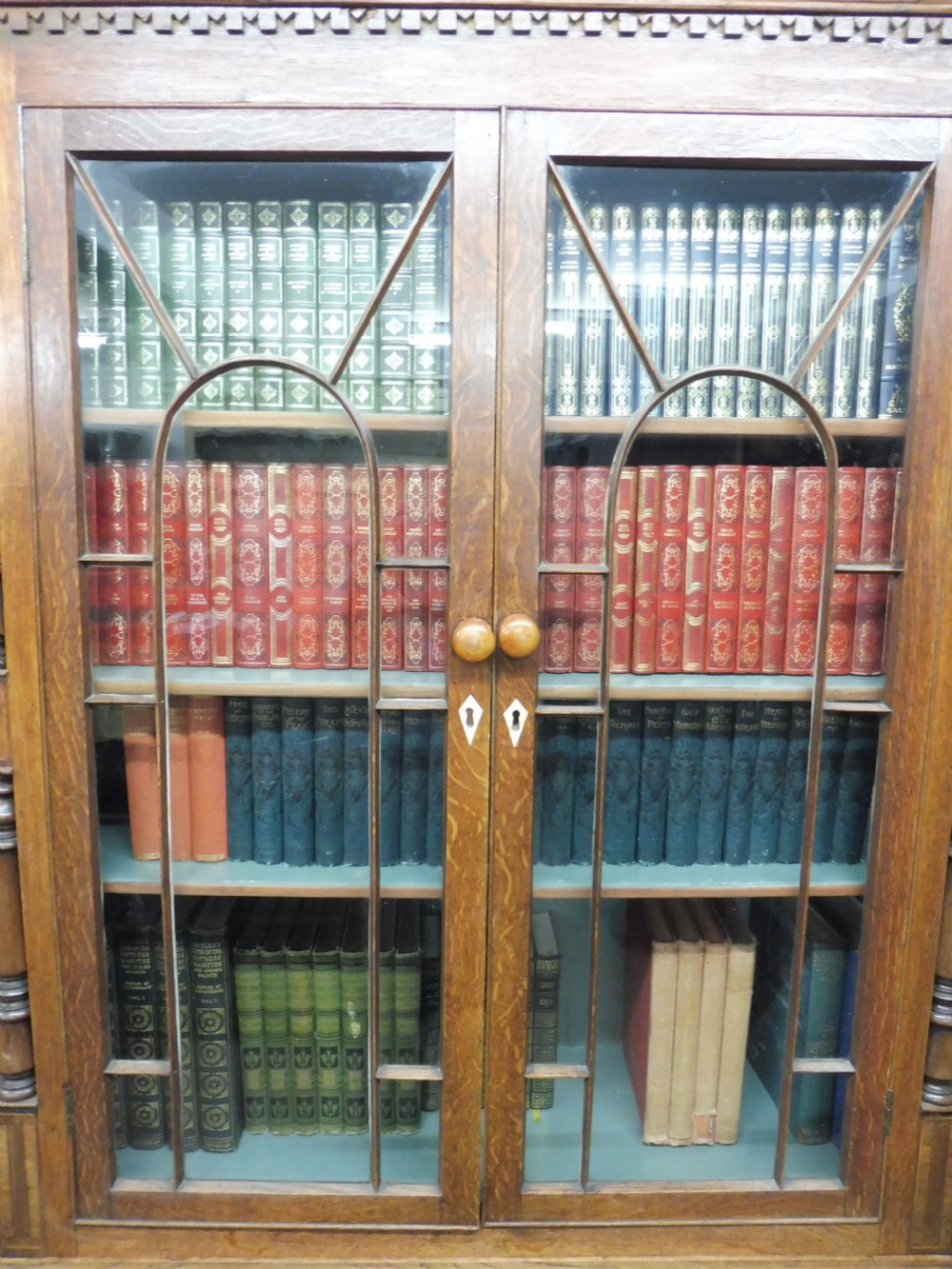 VICTORIAN COUNTRY HOUSE BOOKCASE View XVIII