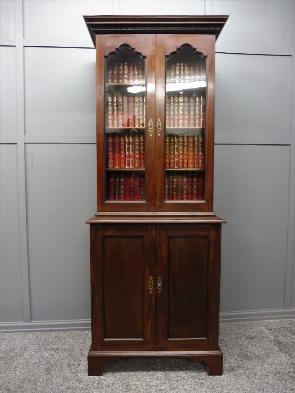 SMALL NEAT VICTORIAN MAHOGANY BOOKCASE