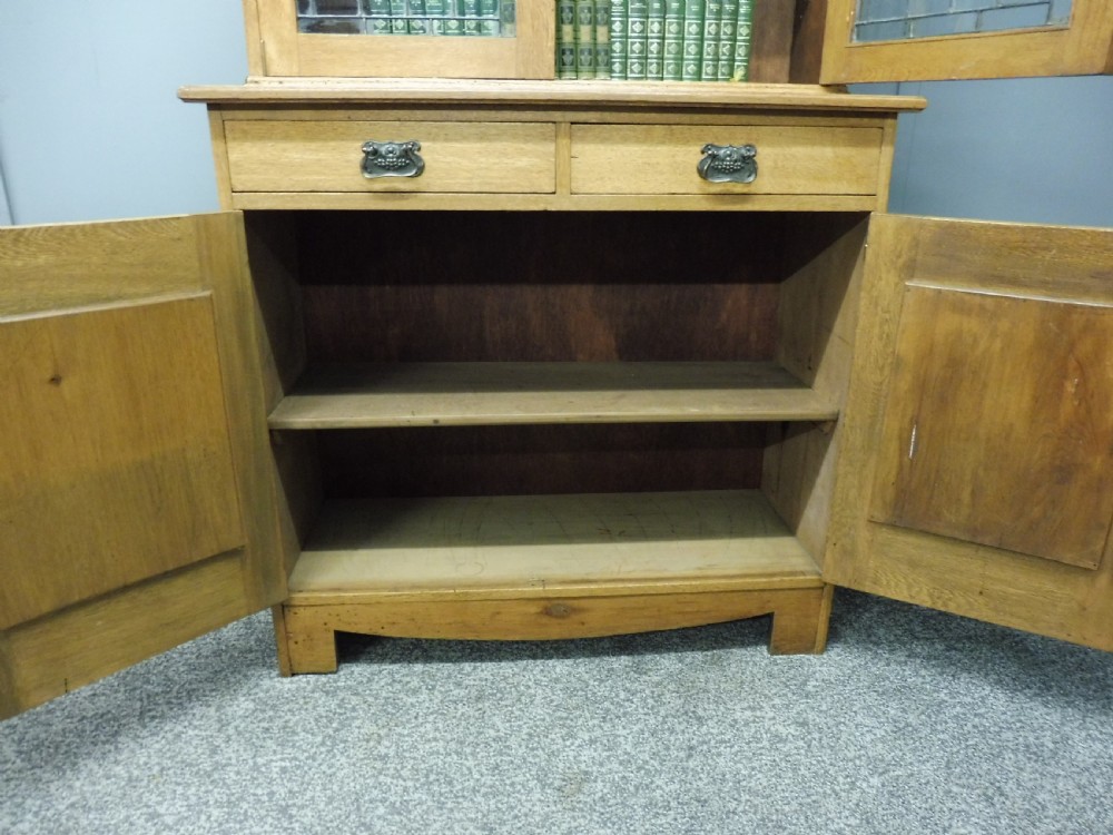  OAK ARTS AND CRAFTS BOOKCASE View VII