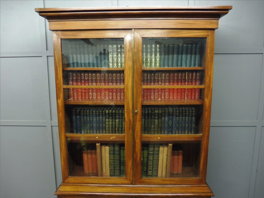 EARLY 19TH CENTURY MAHOGANY BOOKCASE View IV