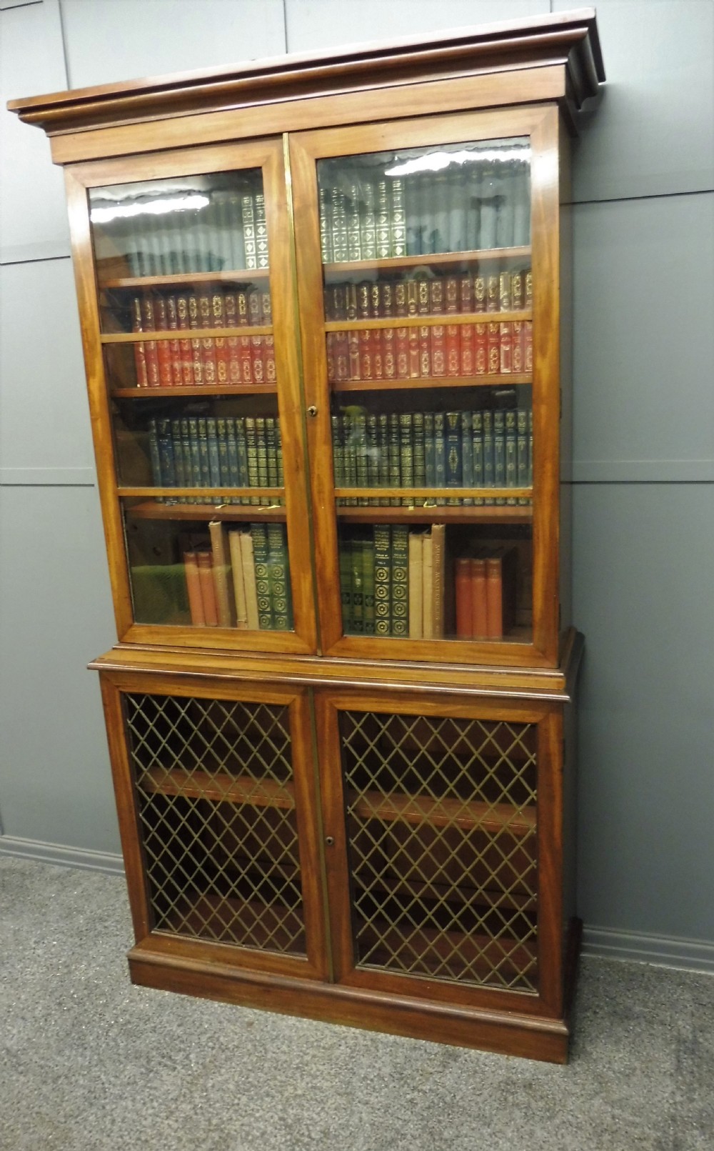 EARLY 19TH CENTURY MAHOGANY BOOKCASE View X
