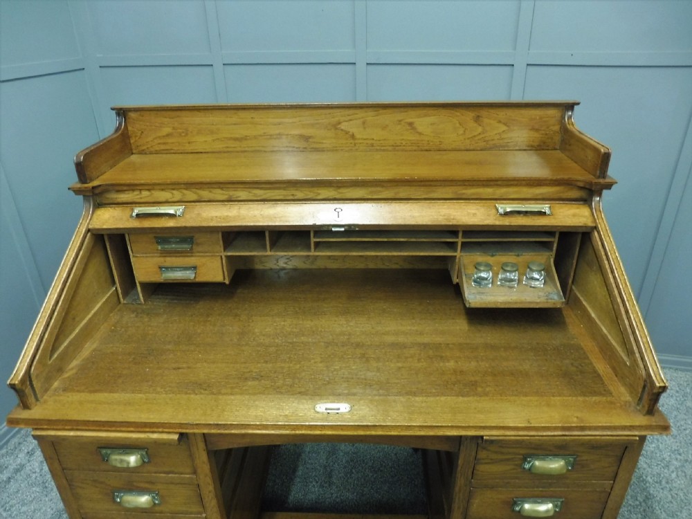 OAK ARTS AND CRAFTS ROLL TOP DESK View IV