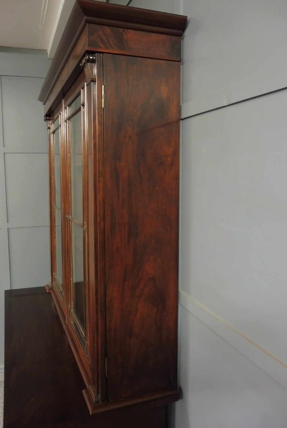 EXCELLENT QUALITY EARLY 19TH CENTURY BOOKCASE View XVII