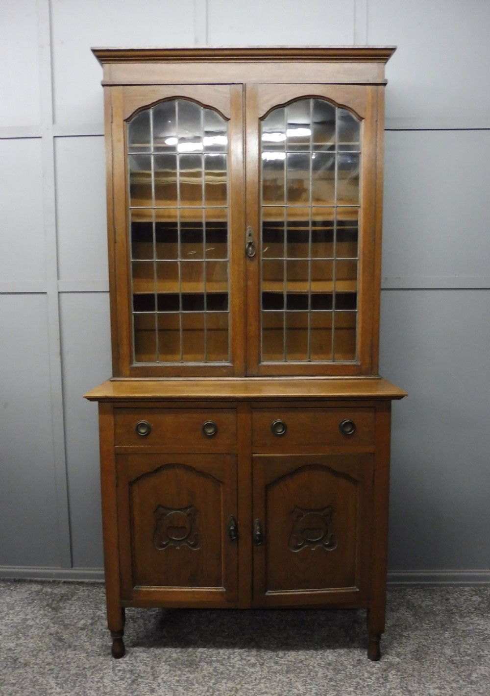 OAK ARTS AND CRAFTS BOOKCASE