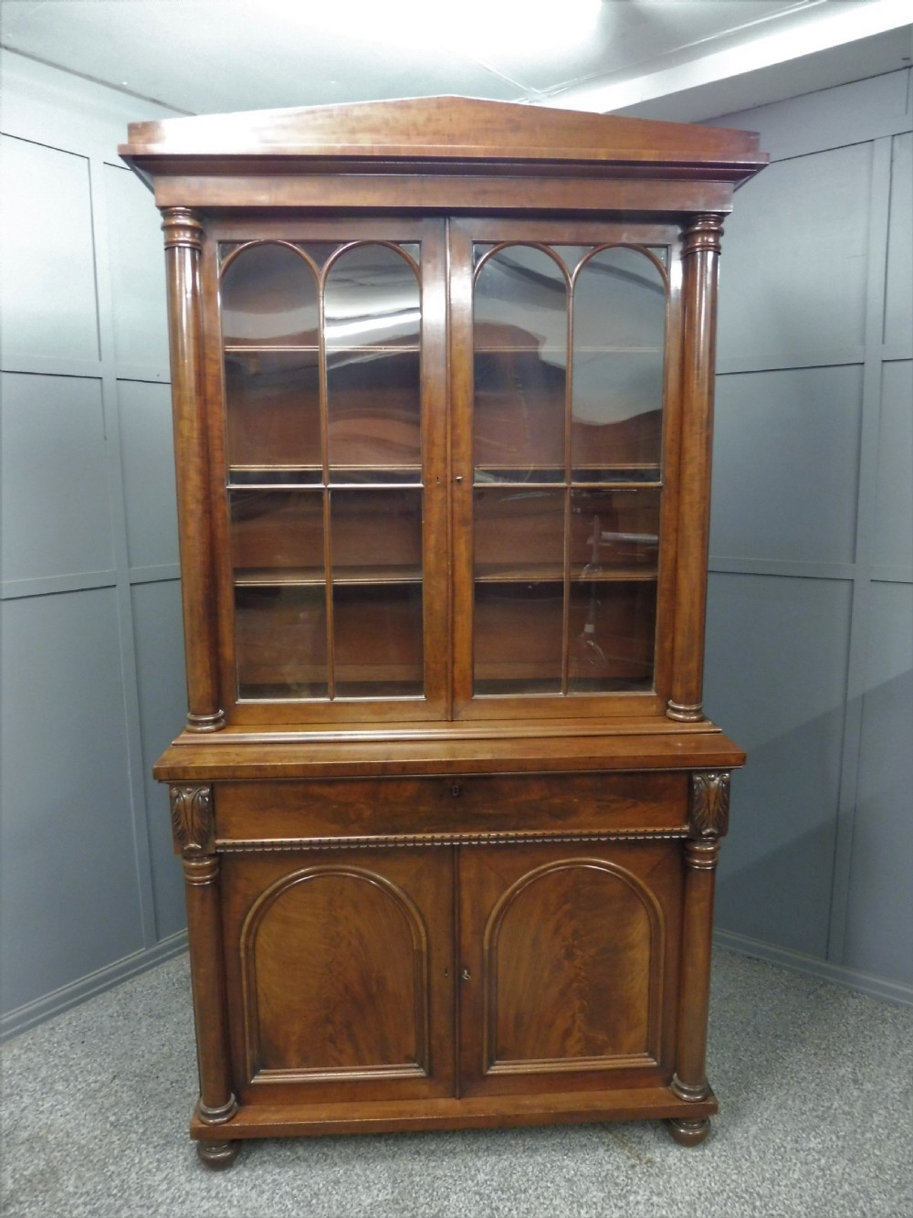 EARLY 19TH CENTURY WILLIAM IV BOOKCASE View V