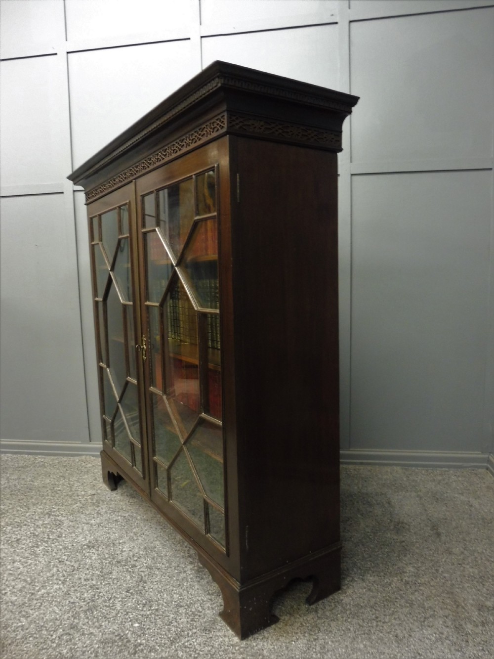 EDWARDIAN MAHOGANY BOOKCASE View V