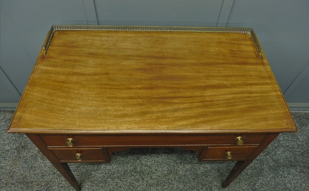 EARLY 19TH CENTURY GEORGIAN DESK View IV