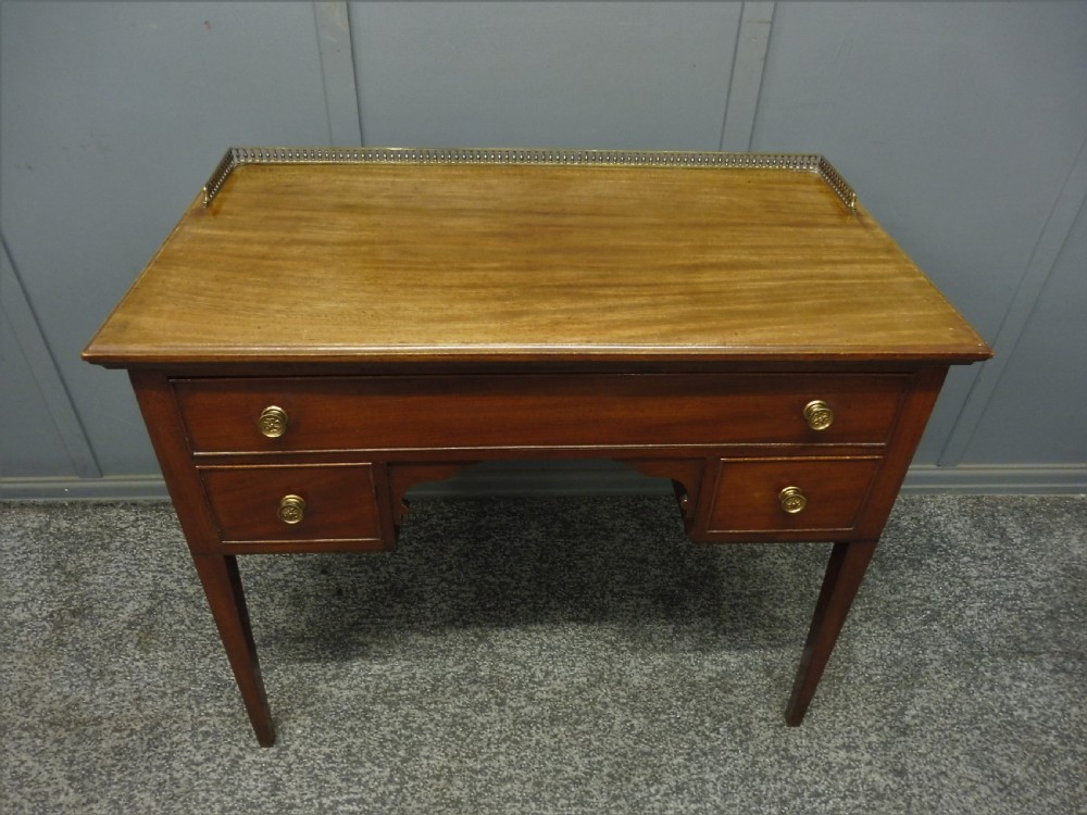 EARLY 19TH CENTURY GEORGIAN DESK View V