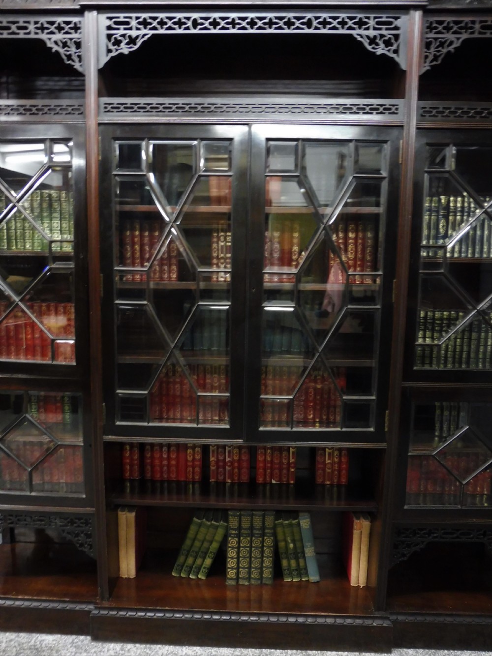 MAHOGANY CHIPPENDALE REVIVAL BOOKCASE View XI