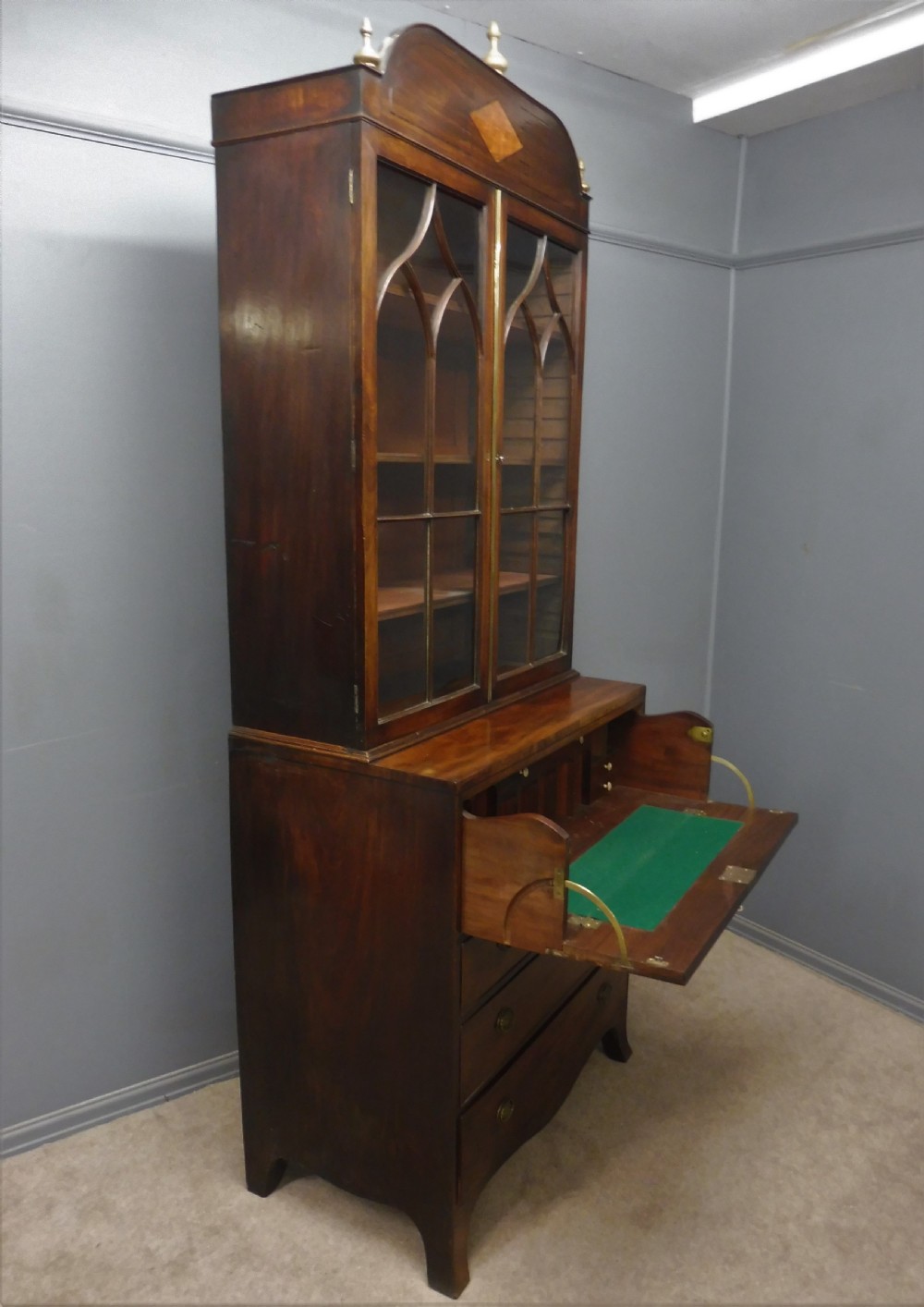 EARLY 19TH CENTURY MAHOGANY SECRETAIRE BOOKCASE View XI