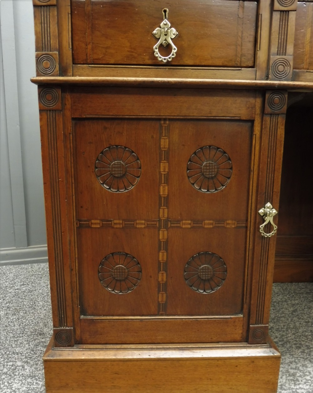 LATE VICTORIAN ARTS AND CRAFTS DESK View IX