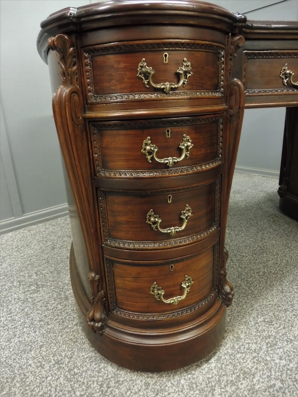 VERY GOOD QUALITY EDWARDIAN MAHOGANY PARTNERS DESK View X
