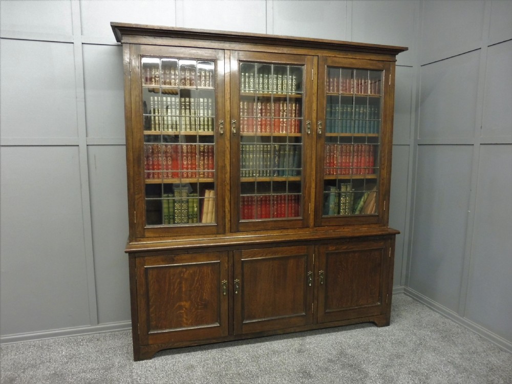 GOOD SOLID OAK 3 DOOR EDWARDIAN BOOKCASE