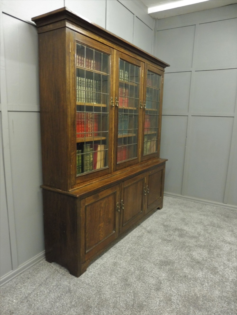 GOOD SOLID OAK 3 DOOR EDWARDIAN BOOKCASE View X
