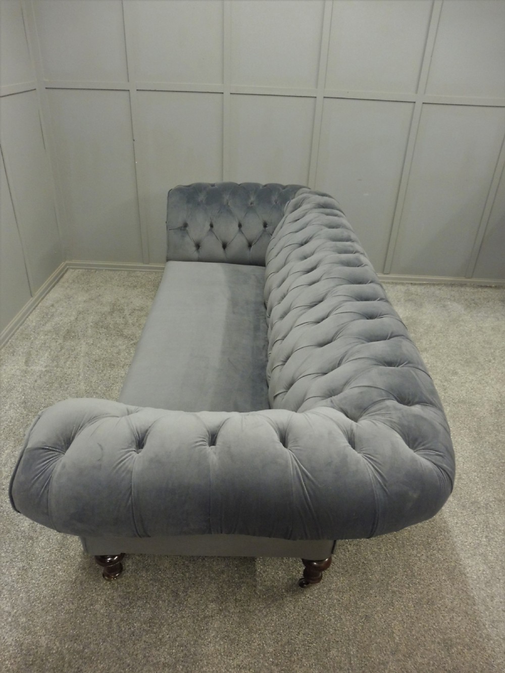VERY LARGE NEWLY UPHOLSTERED 19TH CENTURY CHESTERFIELD SOFA View XIV