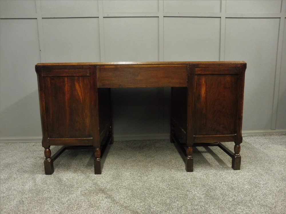 OAK PEDESTAL DESK CIRCA 1930 View IX