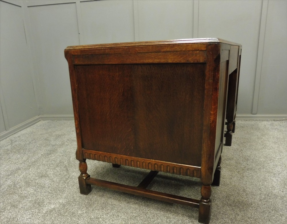 OAK PEDESTAL DESK CIRCA 1930 View X