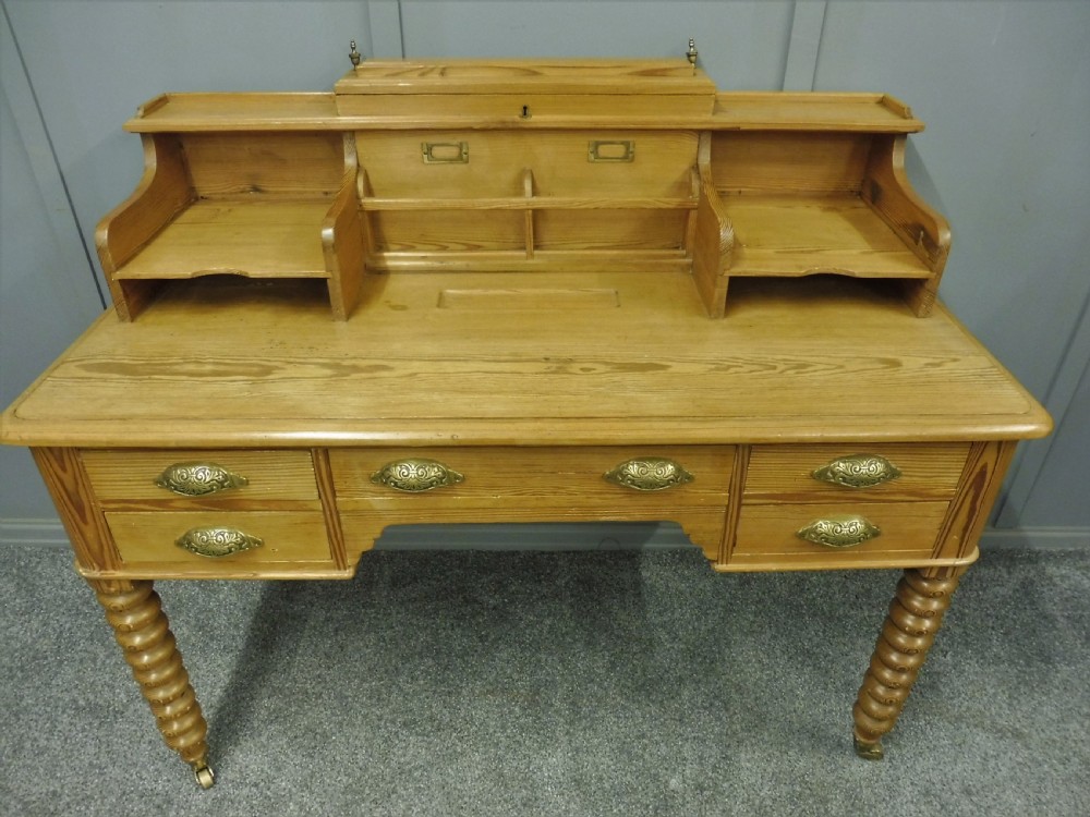 VICTORIAN PINE DESK View II