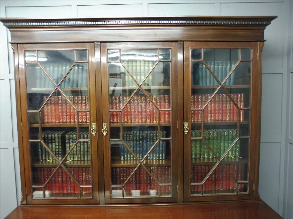 WALNUT LIBRARY BOOKCASE CIRCA 1900 View IV