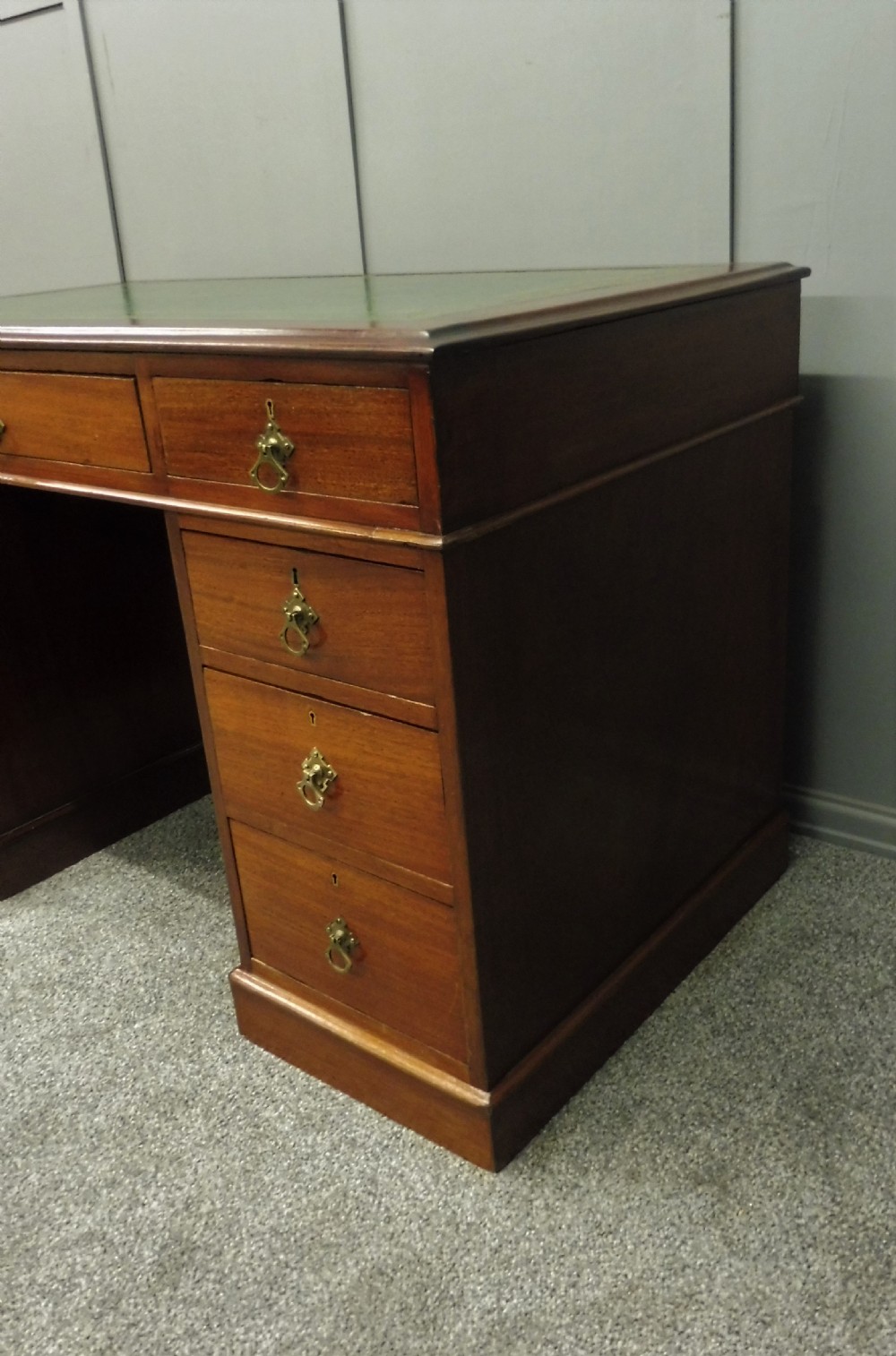 19th  CENTURY MAHOGANY DESK View VII