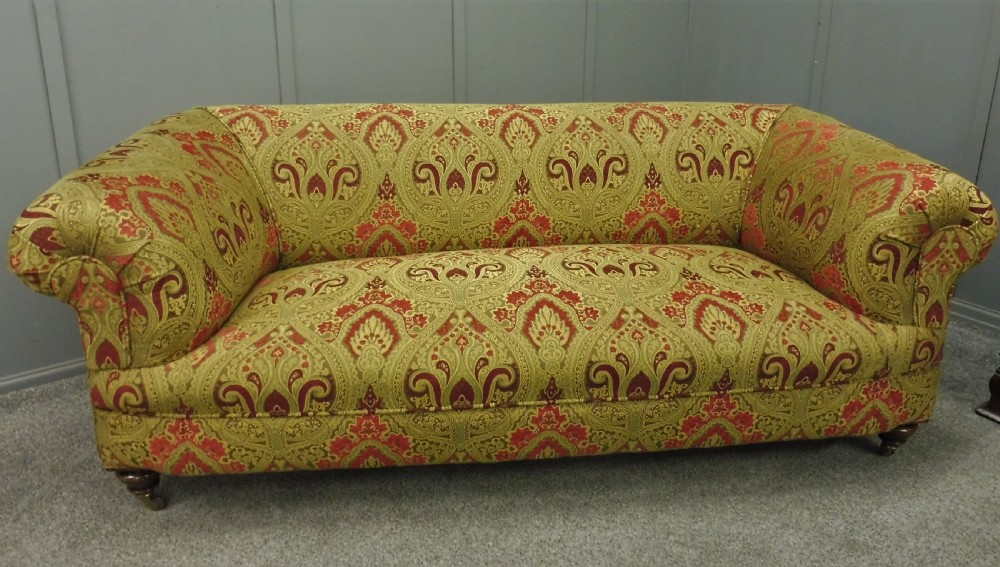 VICTORIAN CHESTERFIELD SOFA NEWLY RESTORED AND REUPHOLSTERED