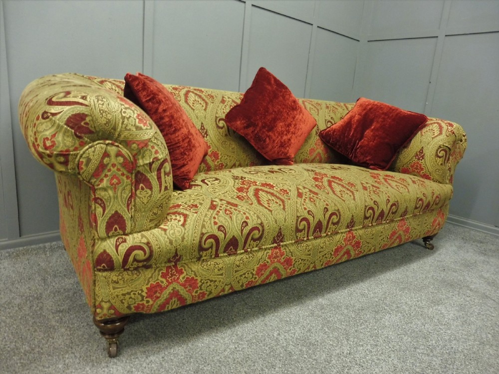 VICTORIAN CHESTERFIELD SOFA NEWLY RESTORED AND REUPHOLSTERED View IV