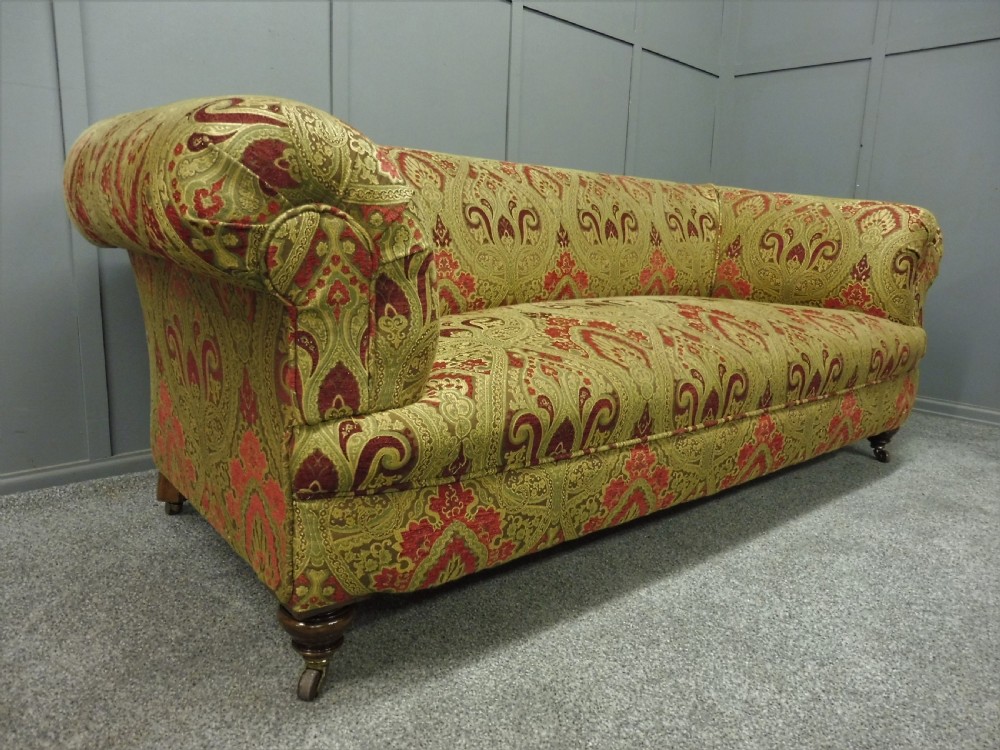VICTORIAN CHESTERFIELD SOFA NEWLY RESTORED AND REUPHOLSTERED View VI