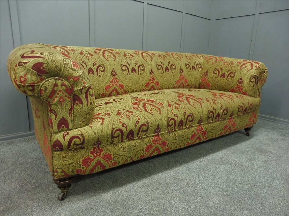 VICTORIAN CHESTERFIELD SOFA NEWLY RESTORED AND REUPHOLSTERED View VIII