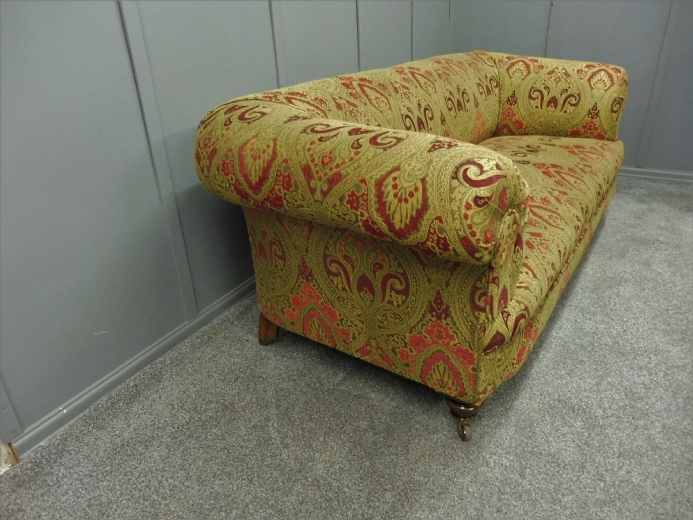 VICTORIAN CHESTERFIELD SOFA NEWLY RESTORED AND REUPHOLSTERED View XII