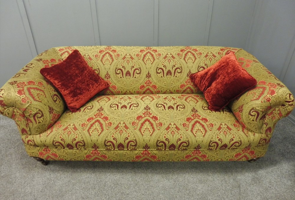 VICTORIAN CHESTERFIELD SOFA NEWLY RESTORED AND REUPHOLSTERED View XVI