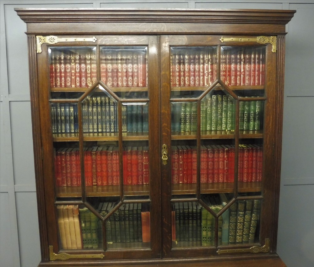 LARGE OAK ARTS AND CRAFTS BOOKCASE View III