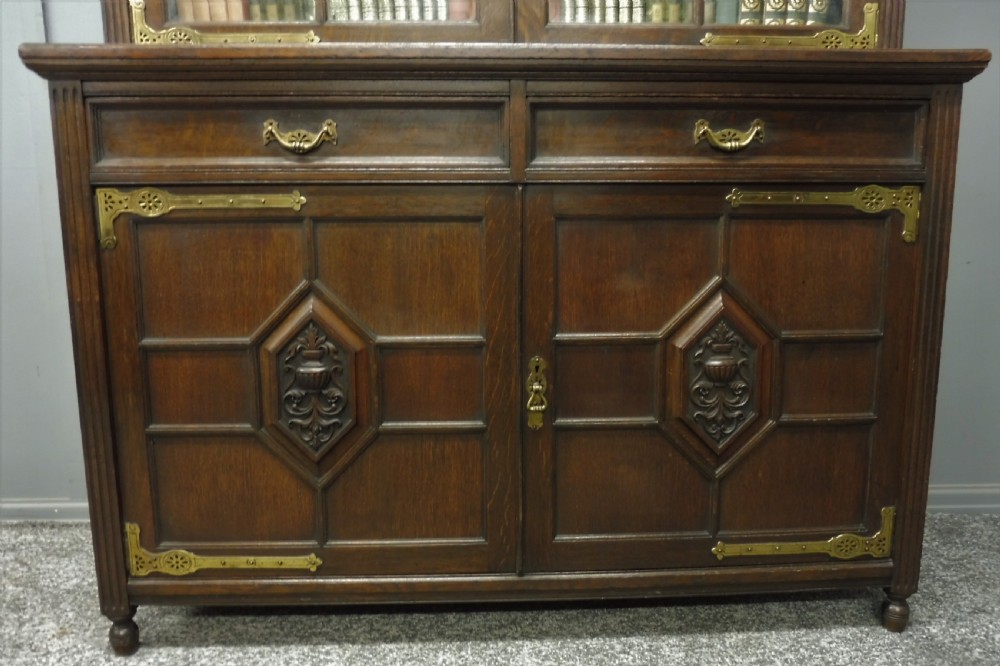 LARGE OAK ARTS AND CRAFTS BOOKCASE View IV