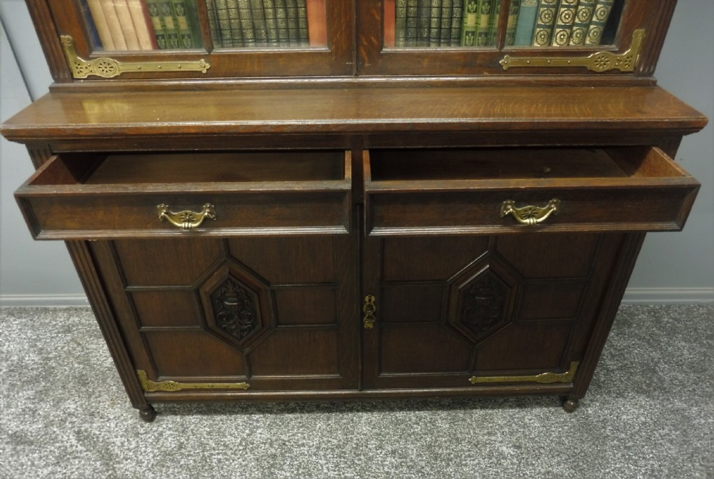 LARGE OAK ARTS AND CRAFTS BOOKCASE View IX