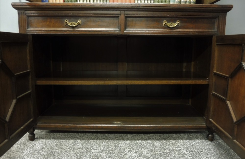 LARGE OAK ARTS AND CRAFTS BOOKCASE View XI