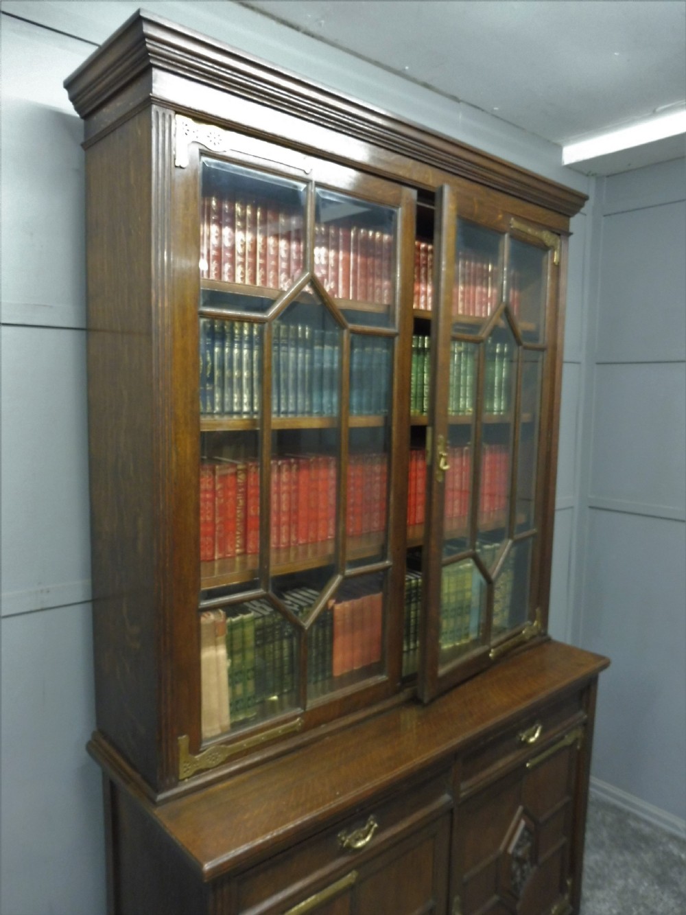 LARGE OAK ARTS AND CRAFTS BOOKCASE View XII