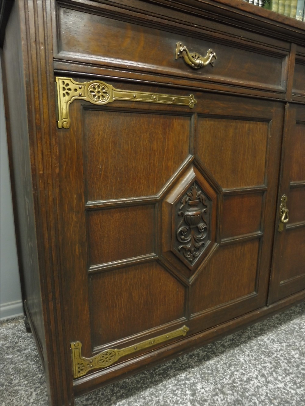 LARGE OAK ARTS AND CRAFTS BOOKCASE View XIII