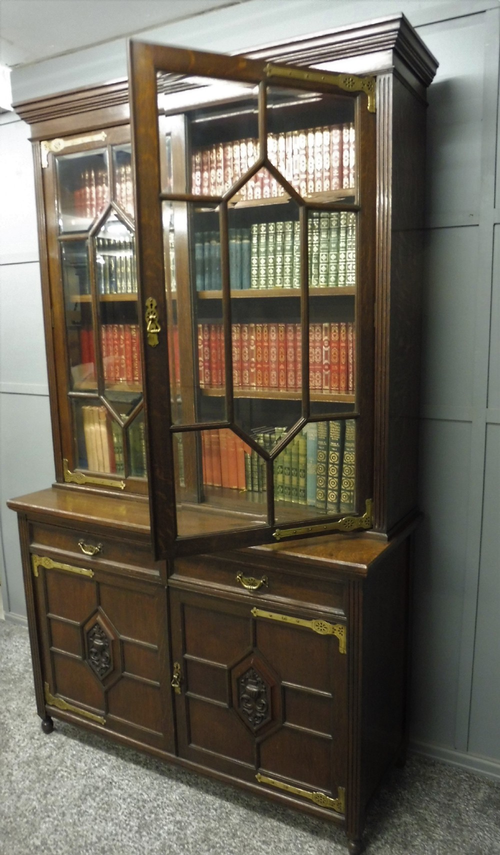 LARGE OAK ARTS AND CRAFTS BOOKCASE View XV